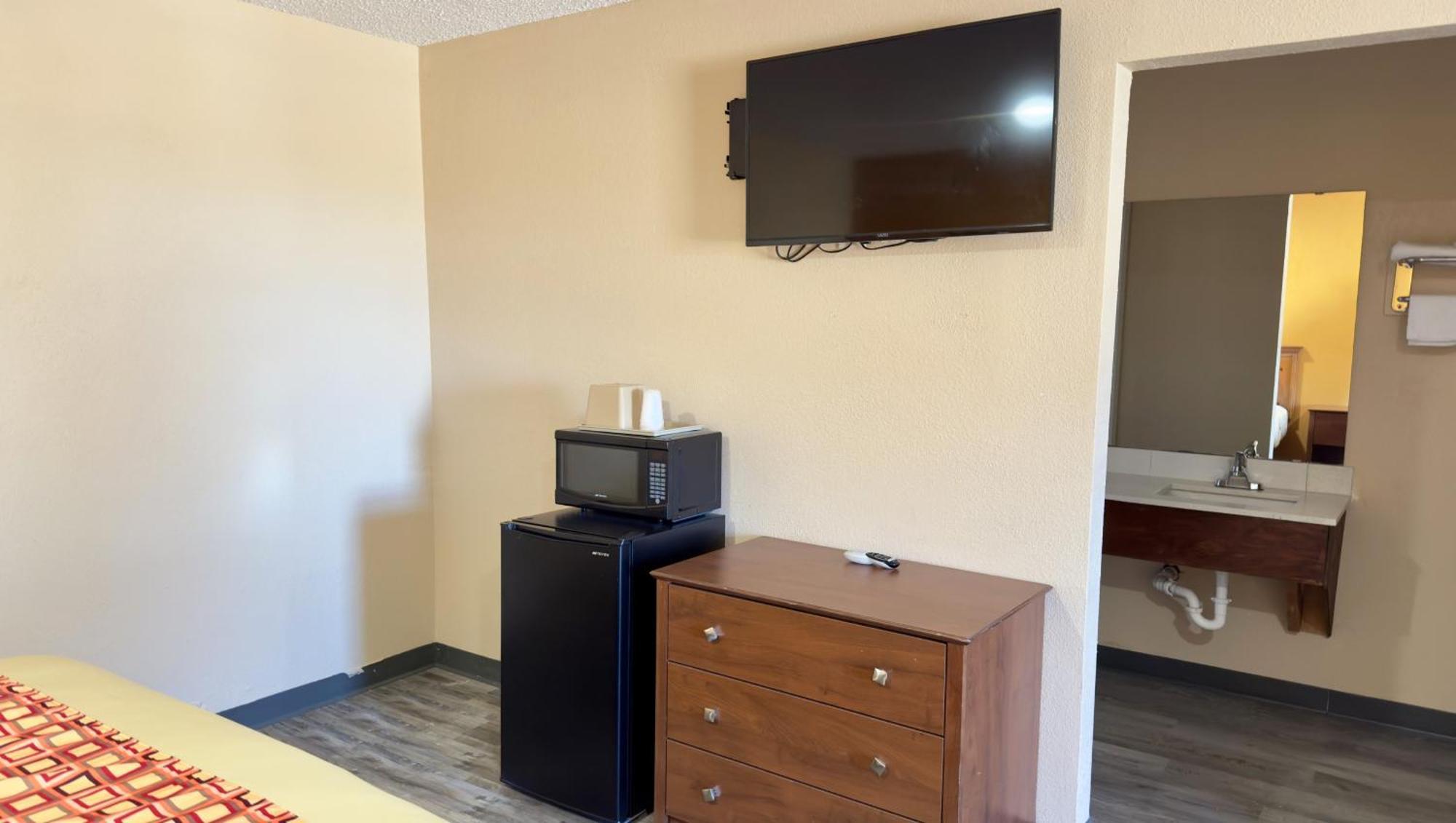 Regency Inn Hondo Exterior photo