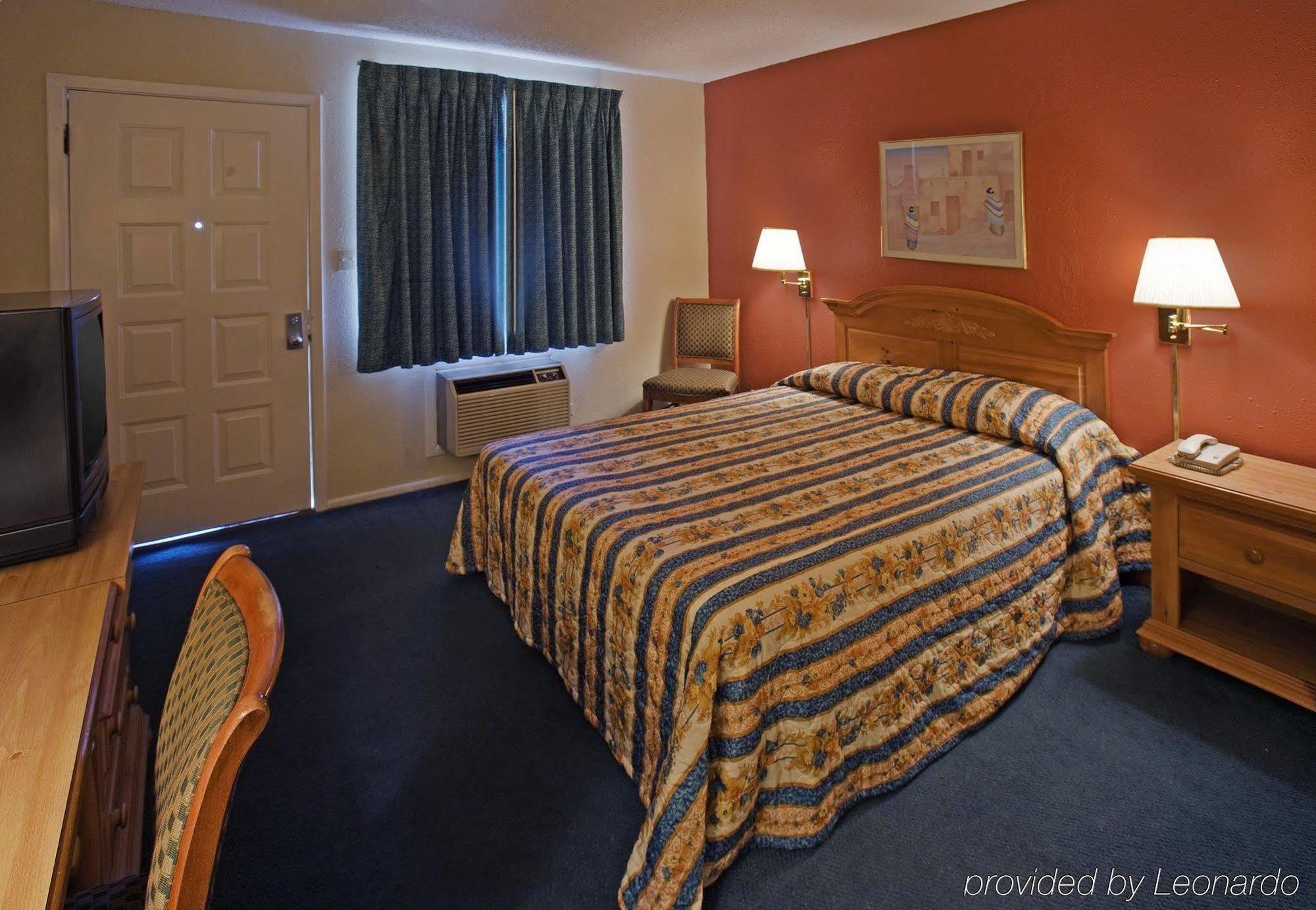 Regency Inn Hondo Room photo