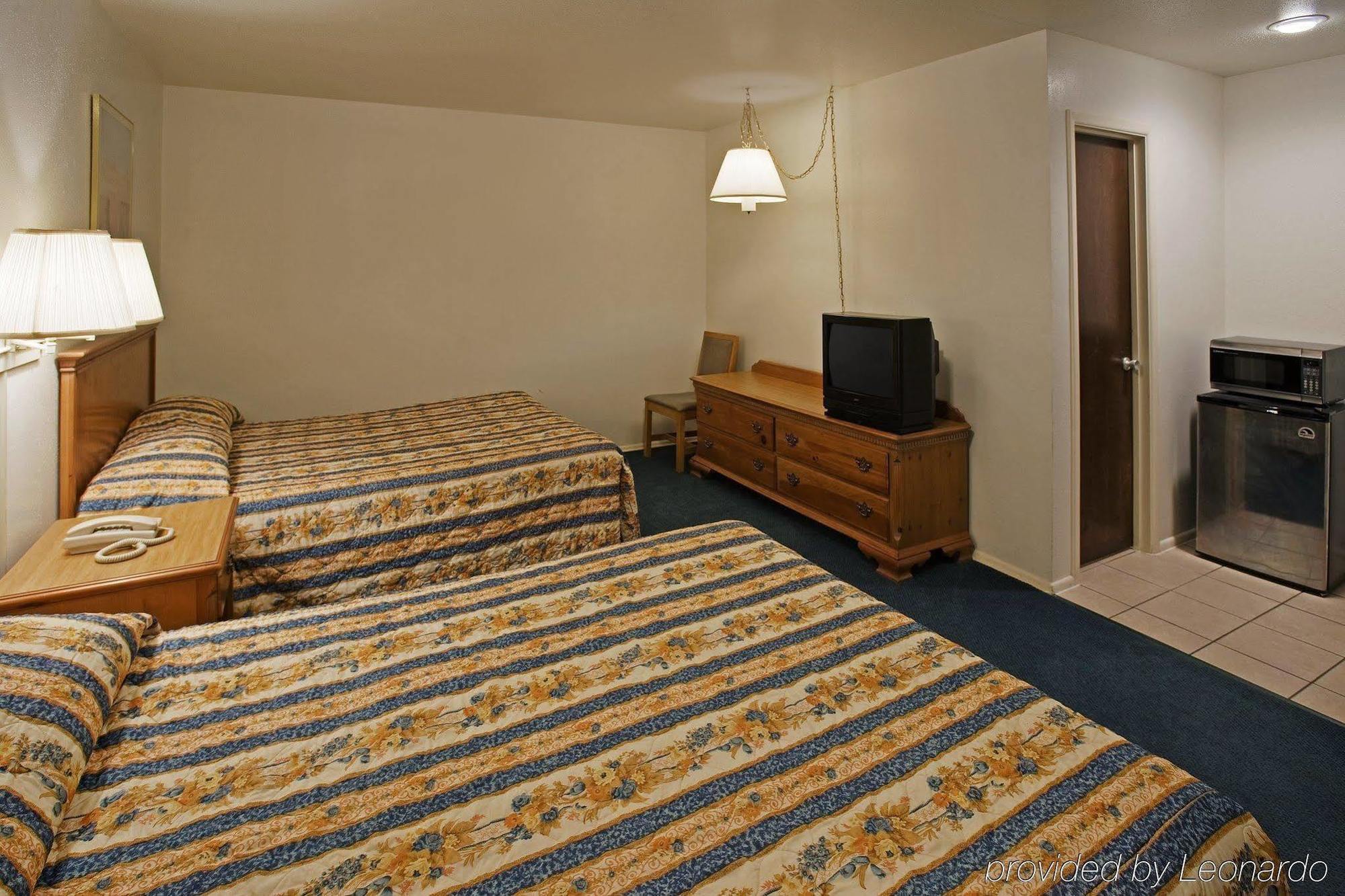 Regency Inn Hondo Room photo